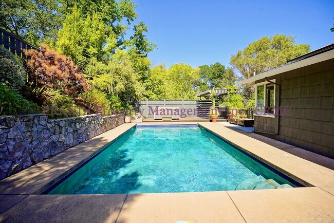 Building Photo - Stunning Seminary Gem, Modern Finishes & P...