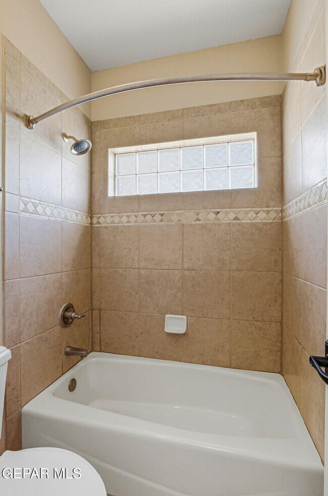Building Photo - 312 Desert Garden Dr