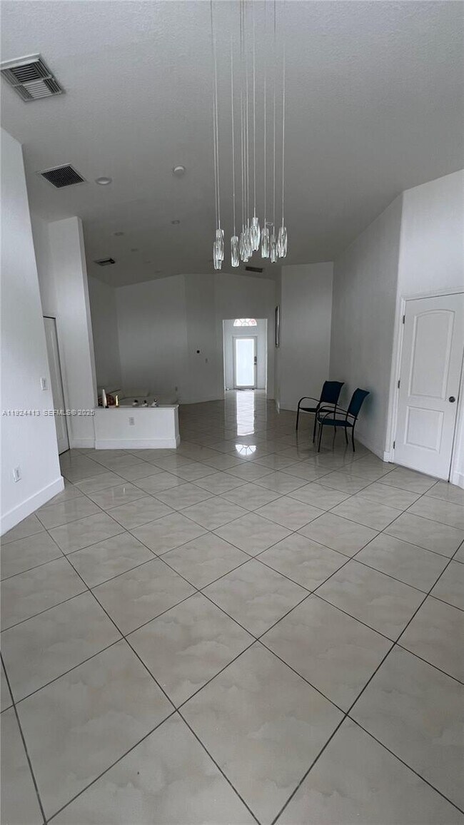 Building Photo - 15446 SW 23rd Ln