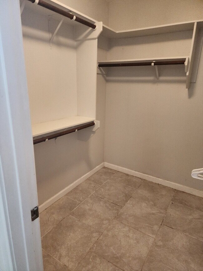 Building Photo - "Charming 4-Bedroom-3 Full Baths in College Station – Your Ideal Retreat Awaits!"