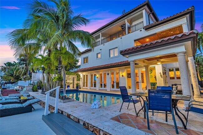 Building Photo - 625 Poinciana Dr