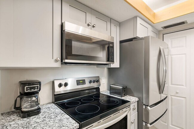 Building Photo - 6226 Timberwood Cir
