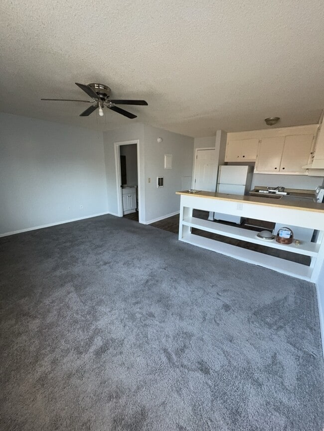 Building Photo - Studio Apartment