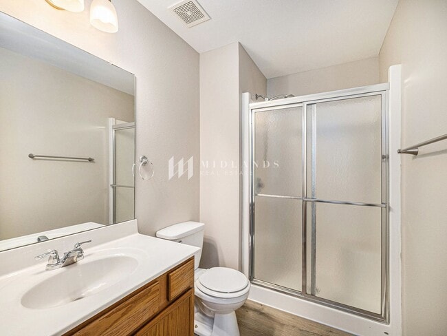 Building Photo - Springhill Multi-Level