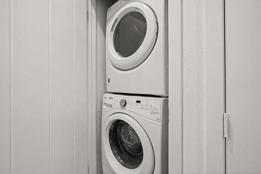 Laundry on 3rd Floor - 1651 Topanga