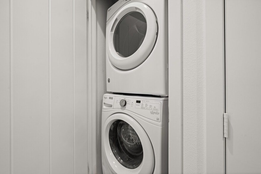 Laundry - 1651 Topanga