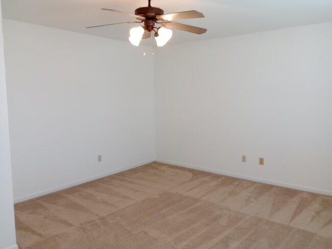 Building Photo - 3517 Prescott Dr