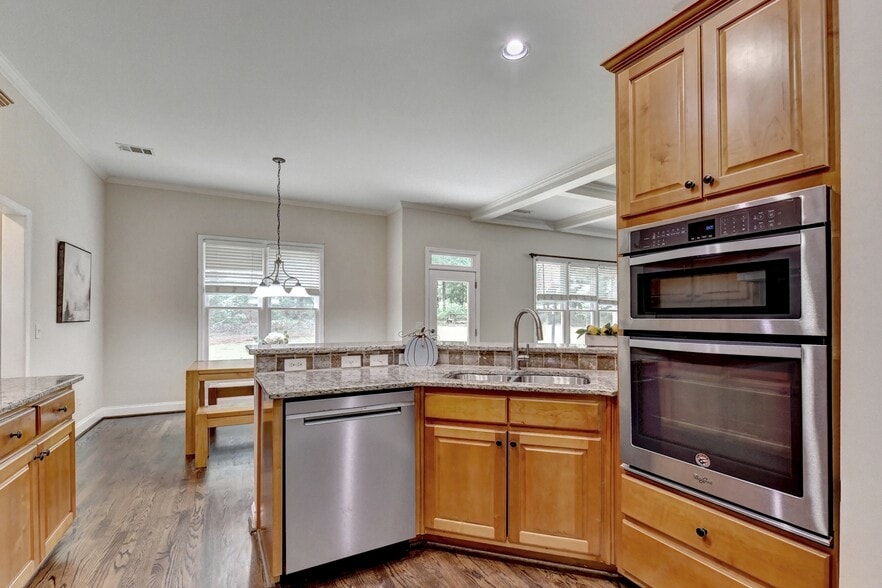 Building Photo - 205 Crown Vetch Ln