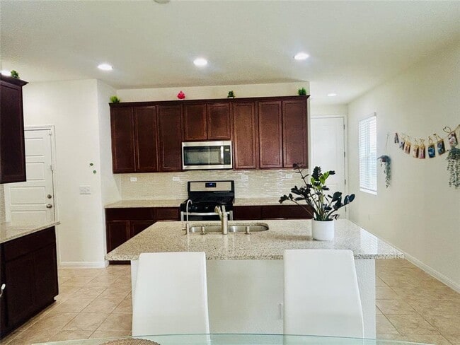 Building Photo - 428 Gaida Loop