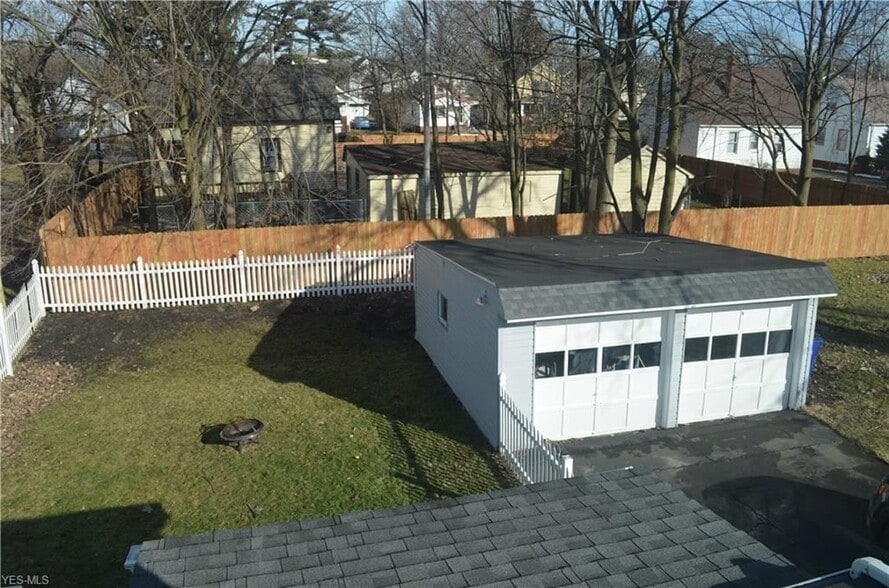 Large Yard - Pets Welcome! - 4408 Oak Park Ave