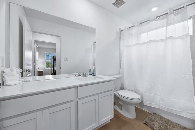 Building Photo - 591 Sormonne Lp