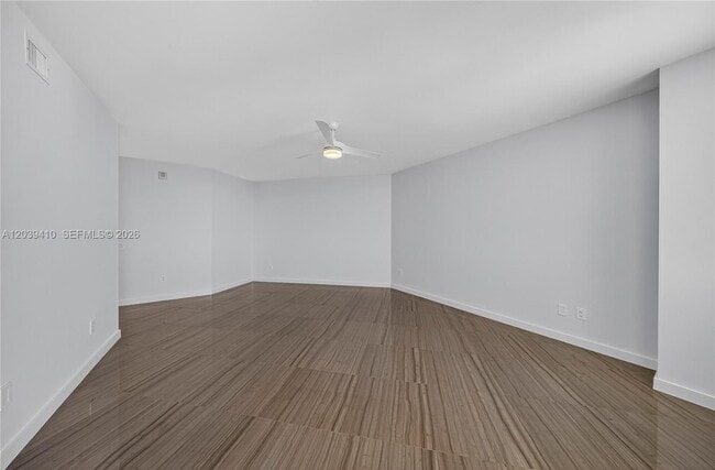 Building Photo - 2711 S Ocean Dr