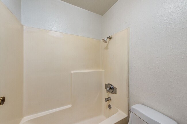 Building Photo - 5198 Greene Ln