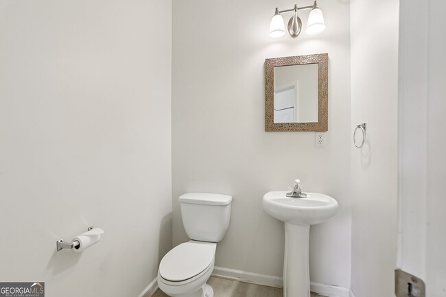 Building Photo - 5940 Bentley Way