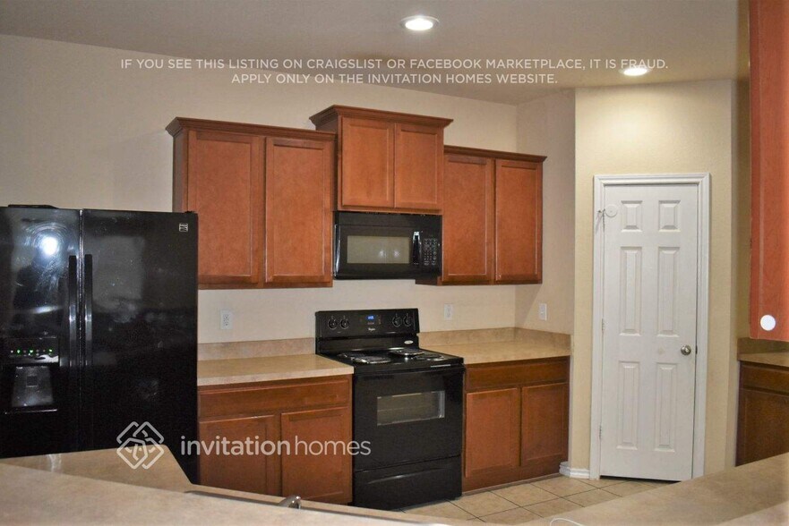 Building Photo - 5544 Thunder Bay Dr