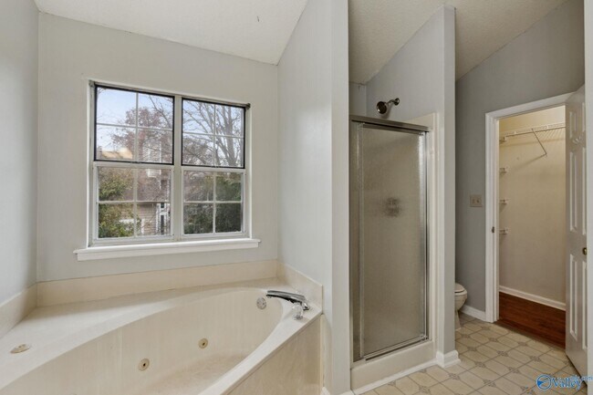 Building Photo - 120 Millstone Ln