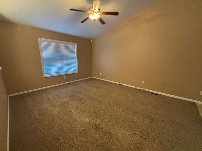 Building Photo - Beautiful 3 Bed • 3 Bath Split-Level Home — Lake Ozark, MO