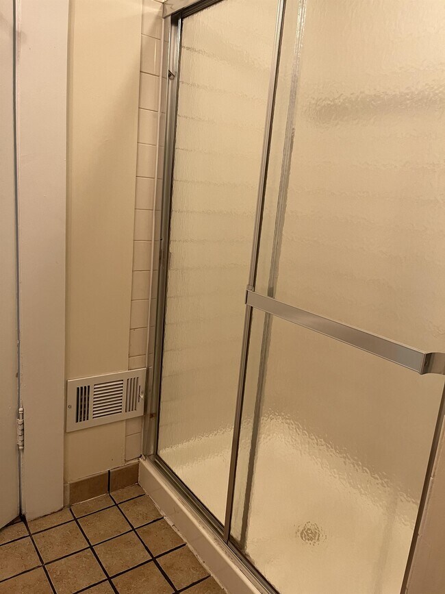 Building Photo - 1227 S State St