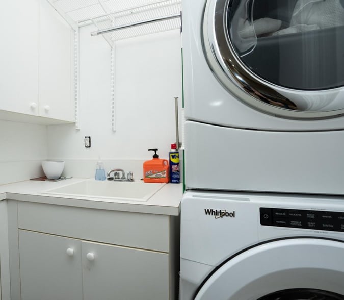 Building Photo - 4867 Ponce de Leon Blvd