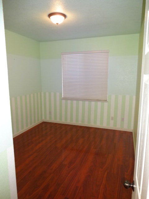 Building Photo - SINGLE STORY, 3 BEDROOM, 2 BATH, 2.5 CAR GARAGE, IN GATED COMMUNITY!