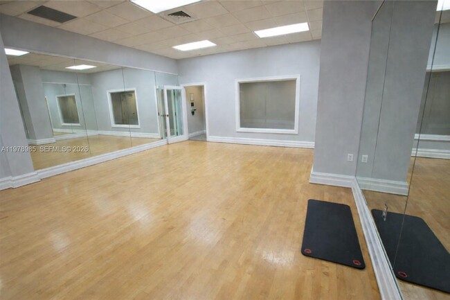 Building Photo - 2501 S Ocean Dr