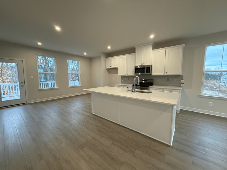 Building Photo - 1836 Bergerac Ct