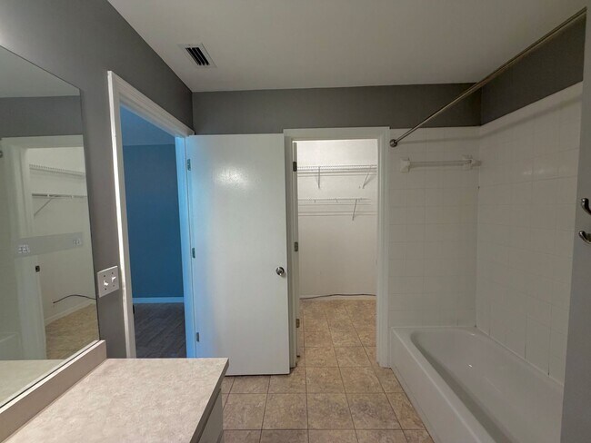 Building Photo - 3946 NW 59th Ave