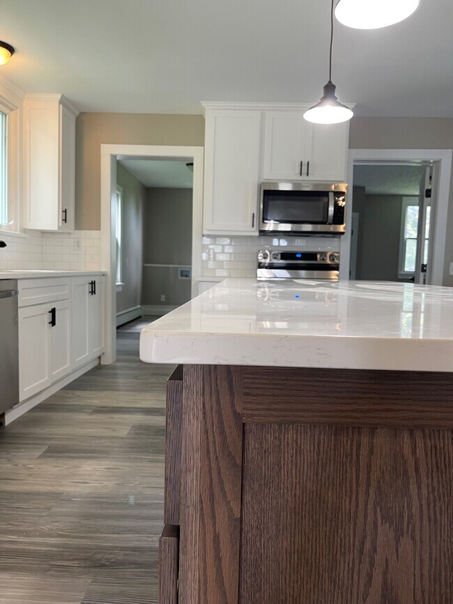 Building Photo - 24 Brooks Rd