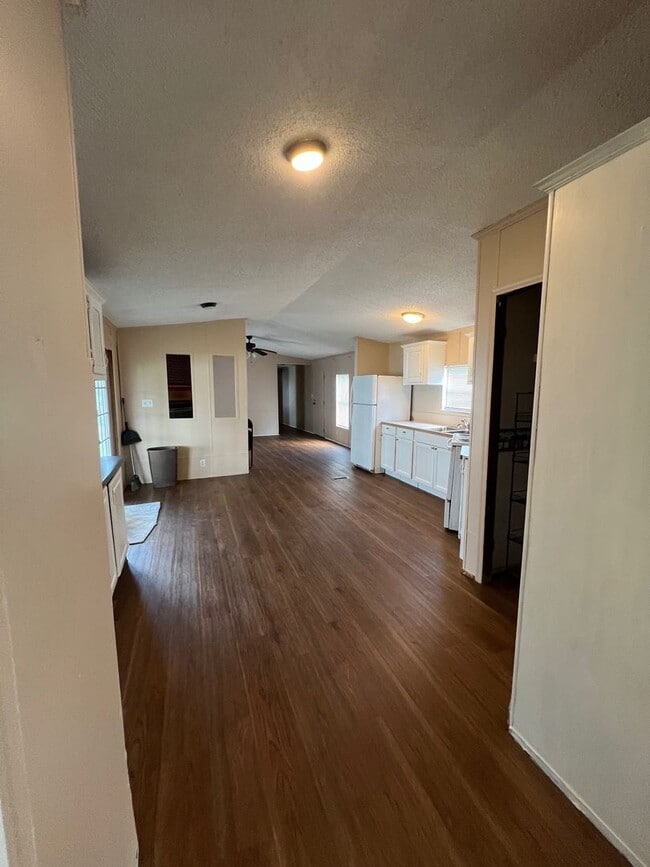 Building Photo - Mobile Home for lease in Sulphur