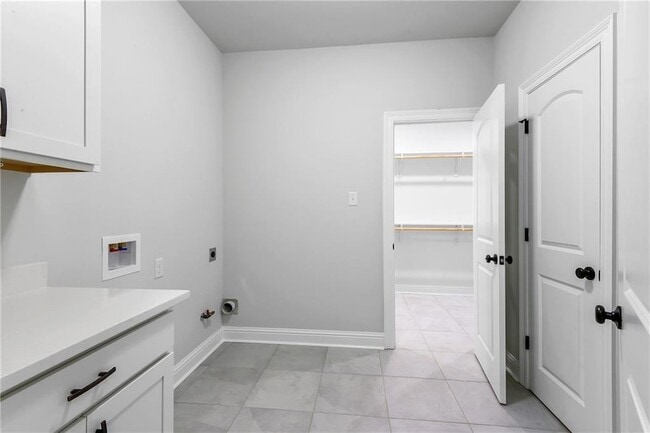 Building Photo - 553 Claiborne Trails Dr
