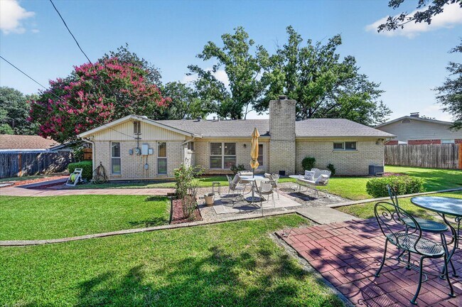 Building Photo - 1306 Pueblo Ct