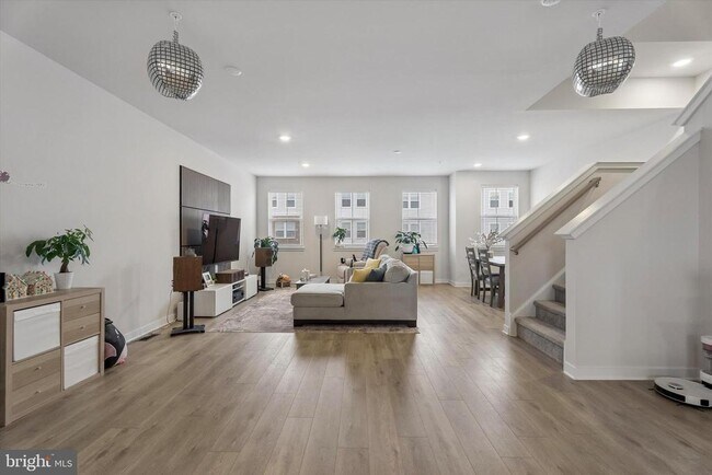 Building Photo - 46 Continental Wy