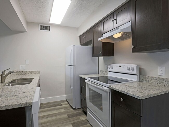 Building Photo - Mystic Gardens 5303-315 Summerlin Rd Fort ...