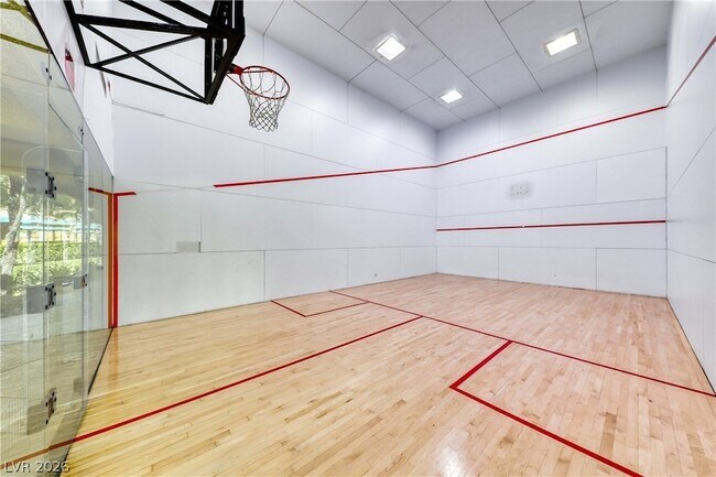 Building Photo - 260 E Flamingo Rd