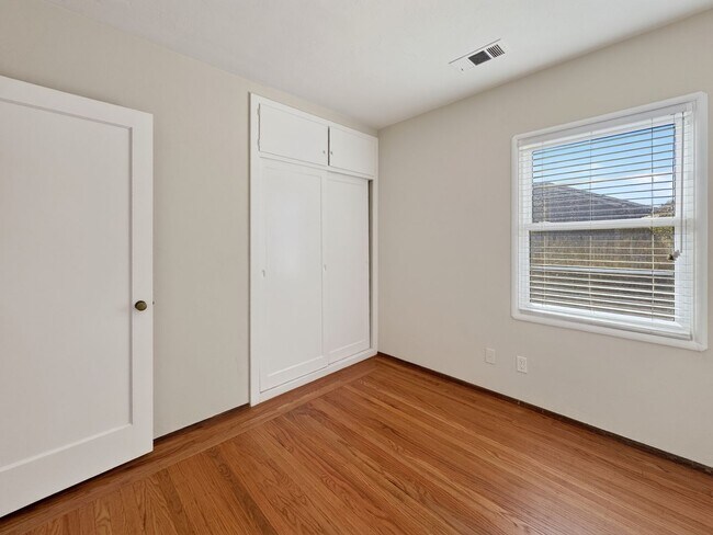 Building Photo - 3240 Hudson Ave