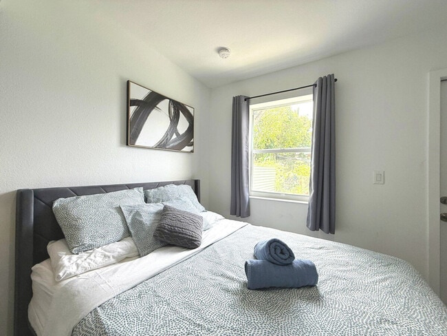 Building Photo - 261 NW 34th St