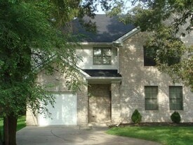 Building Photo - 10604 Central Ave