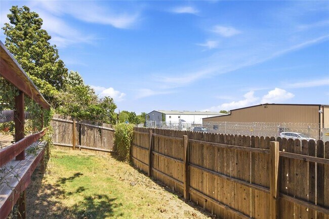 Building Photo - 11525 Autumn Ash Dr