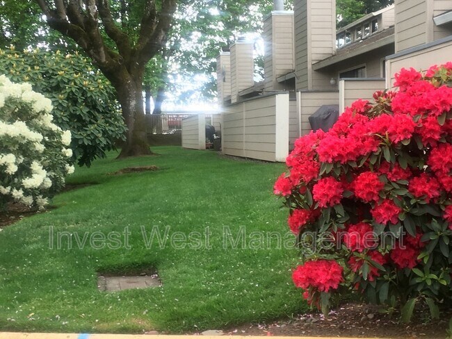 Building Photo - 8604 NE Mason Dr