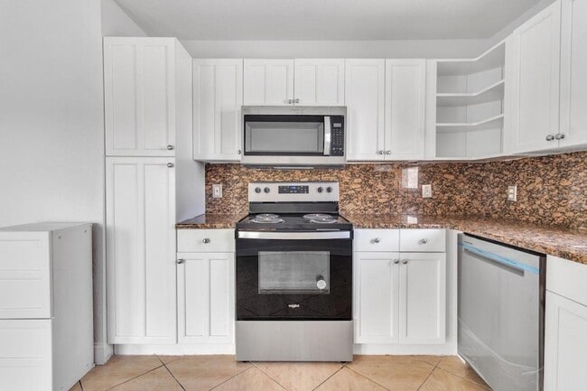 Building Photo - 2113 Jessa Dr