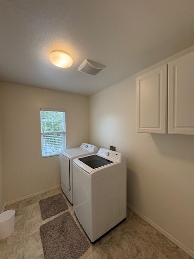 Building Photo - 9137 Arbol del Rosal Way