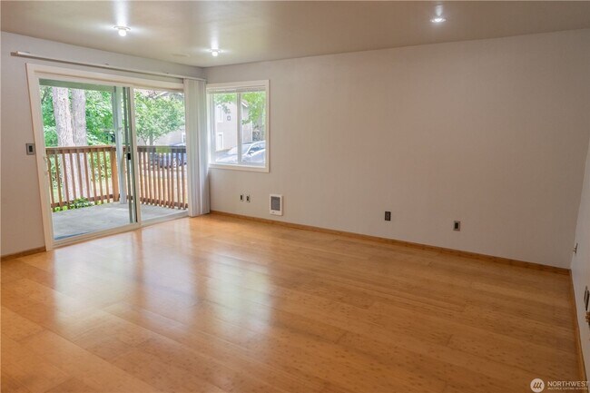 Building Photo - 1Bd/1Ba Redmond Condo