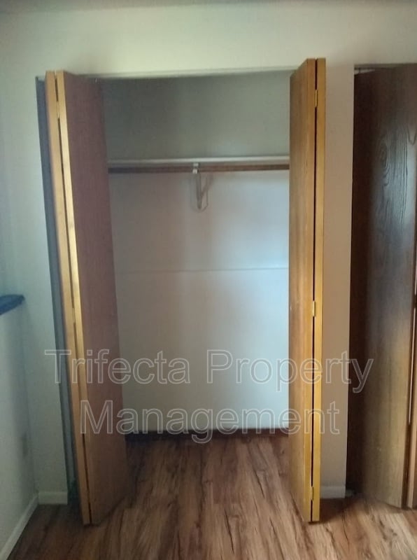 Building Photo - 4955 Basswood Dr