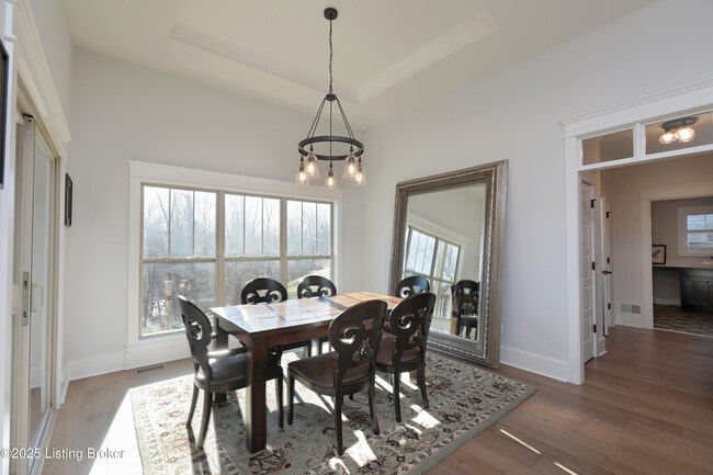 Building Photo - 14000 Glendower Dr