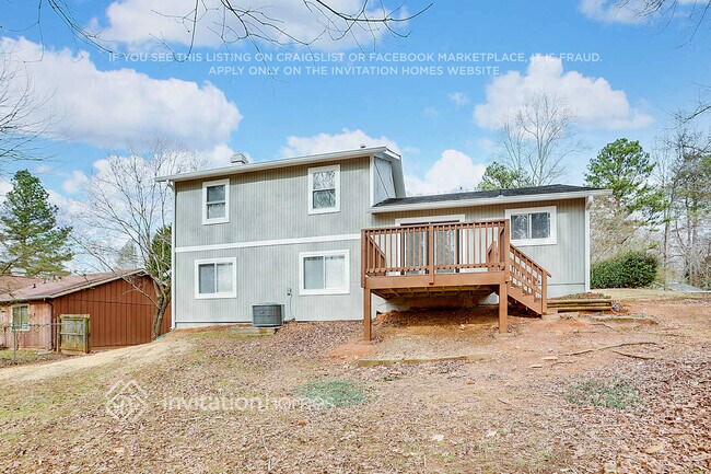 Building Photo - 834 Forest Path
