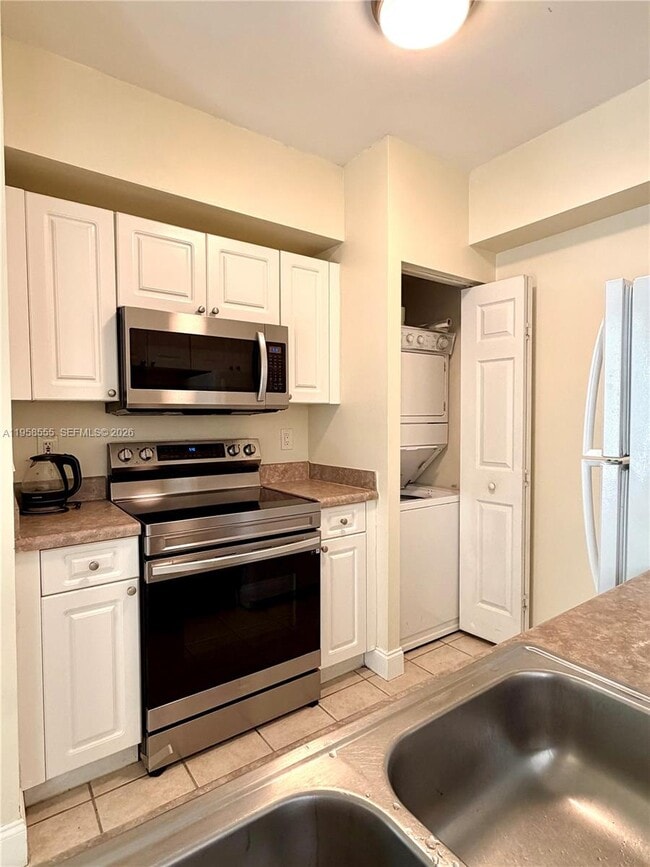 Building Photo - 17150 N Bay Rd