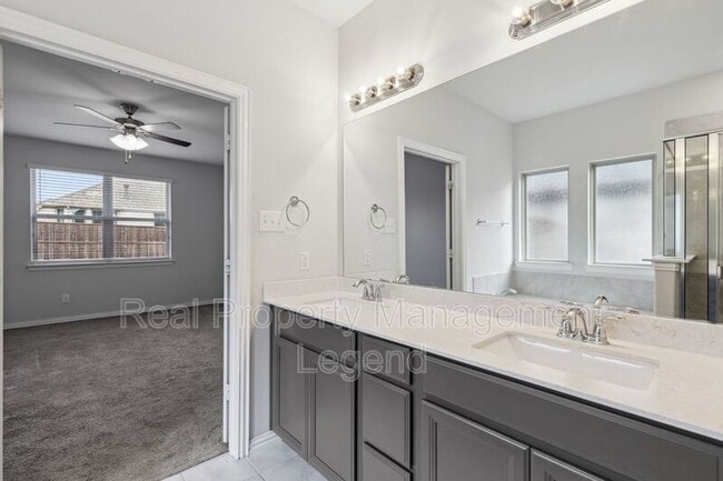 Building Photo - 1833 Meadow Trail Ln