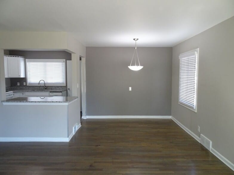 Building Photo - 28833 Hollywood