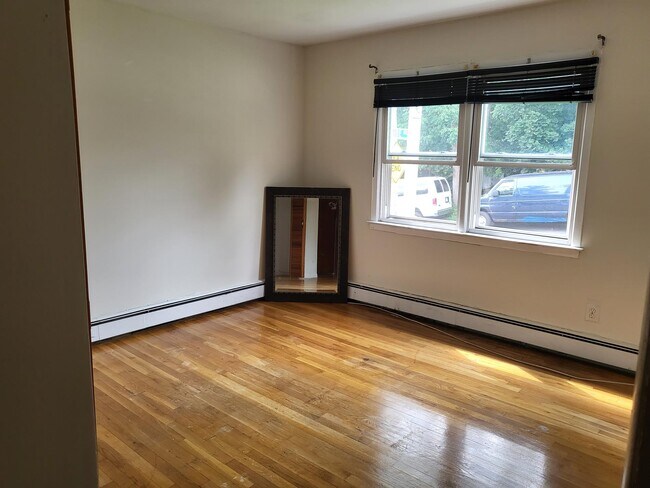 Building Photo - 38 Hillside Ave