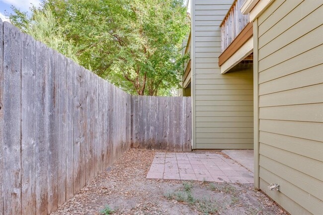 Building Photo - 8318 Greenslope Dr